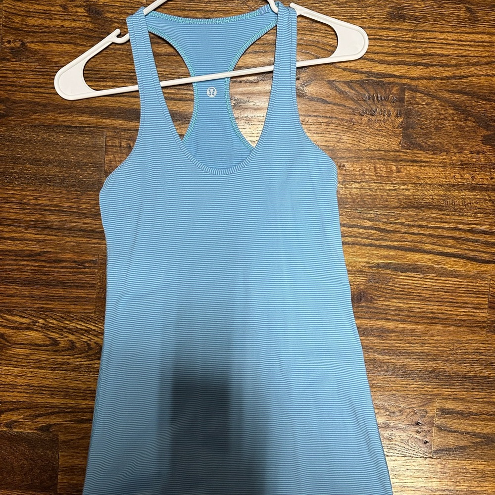 Lululemon tank